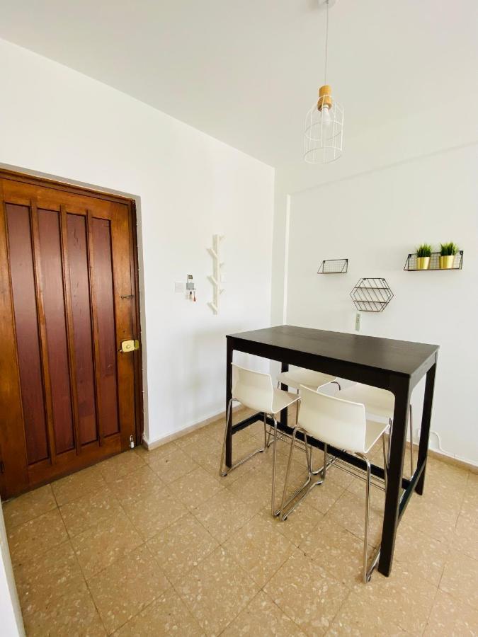 Simple One Bedroom Flat In Engomi Exterior foto